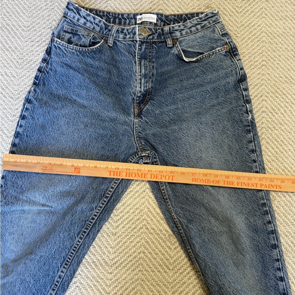 Zara Women’s Relaxed Fit Denim Jeans - Picture 2 of 14